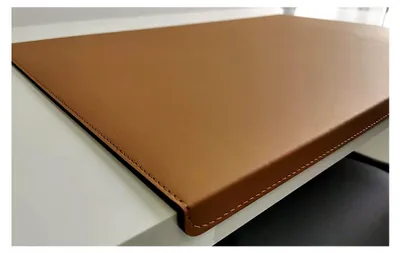 Produktbild von Gewinkelte Schreibtischunterlage aus Echtleder mit Kantenschutz 90cm x 48cm Beige