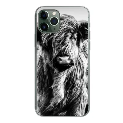 Produktbild von MuchoWow® Handyhülle Schutzhülle Hülle für iPhone 11 Pro Schottischer Highlander - Natur - Kuh - Schwarz - Weiß Silikon Softcase Handy Hülle - Handy