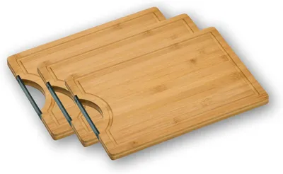 Produktbild von Kesper 58133 -- 3er Set Schneidebrett aus Bambus mit Metallgriff in schwarz 33 x 23 x 1,6 cm