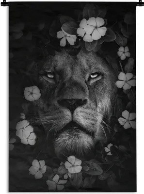 Produktbild von MuchoWow® Wandteppich Wandbehang Löwe mit Blumen im Dschungel - schwarz und weiß 60x90 cm Tapisserie Dekoration Wandtuch - Foto-Teppich - Abwaschbar
