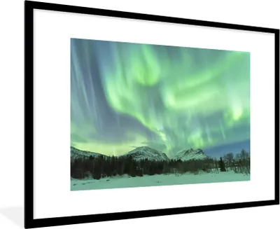 Produktbild von MuchoWow® MuchoWow® Gerahmtes Poster Nordlichter - Schnee - Berg - Norwegen 90x60 cm - Poster mit zchwarzem Bilderrahmen - Wanddekoration - Fotos