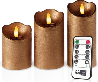 Produktbild von Meisterhome® LED Stumpenkerzen 3er-Set - LED Kerzen – Flammenlose Kerzen im Rustik-Design – Ø 7,5 cm, Höhen 10/12,5/15 cm – Warmweißes flackerndes Licht – Mit Fernbedienung & Timer – Batteriebetrieben, Farbe:Bronze