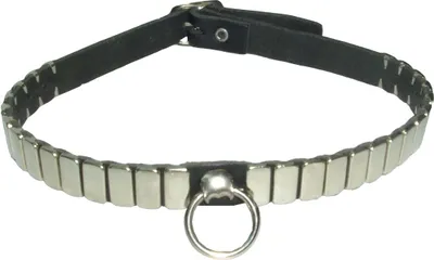 Imagen del producto de Collar con remaches - Ancho: aproximadamente 1,5 cm, largo: aproximadamente 44 cm