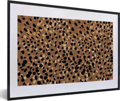 Produktbild von MuchoWow® Gerahmtes Poster Tiermuster - Leopard - Gold - Braun 60x40 cm - Poster mit Schwarzem Bilderrahmen Wandposter Rahmen Foto Bilder - Schlafzimmer - Plakat in Rahmen - Drucken