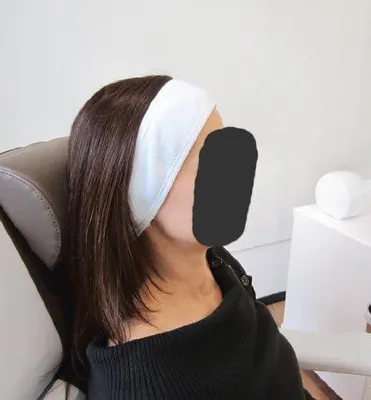Produktbild von Weißes Frottee-Haarband mit Klettverschluss als Haarschutzband, bei 60 Grad waschbar