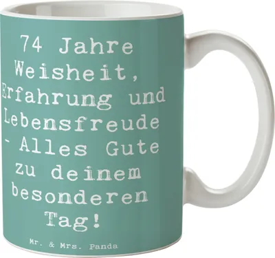 Produktbild von Mr. & Mrs. Panda Becher Spruch 74. Geburtstag - Meeresbrise - Geschenk, Kaffeebecher, 74 Jahre, Tasse mit, feiern, Erfahrung, Jubiläum, Kaffeetasse, Keramiktasse, schöne