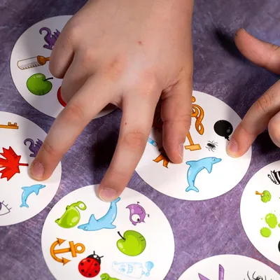 Zdjęcie produktu dla Asmodee Dobble - Ostateczna gra reakcji (+)