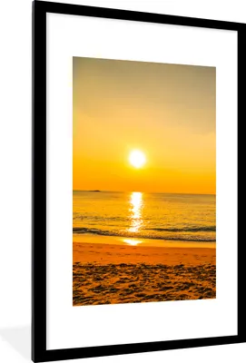 Produktbild von MuchoWow® Gerahmtes Poster Palme - Strand - Sonnenuntergang - Meer 60x90 cm - Poster mit Schwarzem Bilderrahmen Wandposter Rahmen Foto Bilder - Dekoration - Wandposter Wohnzimmer - Hochwertig