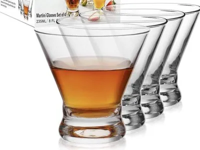 Produktbild von Famanu Martini Gläser Set 4 Stück (220 ml) – Stielose Cocktailgläser für jeden Drink – Handgeblasen aus Kristall