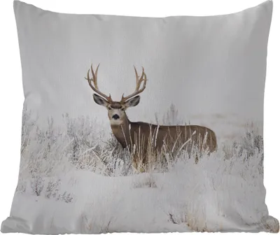 Produktbild von MuchoWow® Outdoor Kissen - Hirsche - Winter - Schnee - Tiere - Jahreszeiten - Weiß - 40x40 cm - Wetterfest - Lounge Kissen - Kopfkissen - Interieur - Polster mit Bild