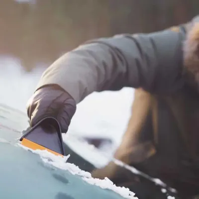 Immagine prodotto di Raschietto per neve e ghiaccio Fiskars Solid™ FISKARS 143063