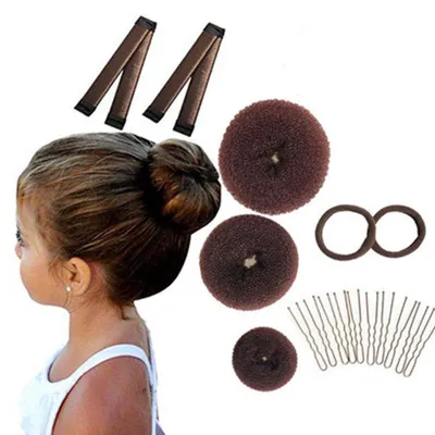 Produktbild von 17-teiliges Haarknoten-Set (Donut-Formen), bestehend aus 3 Haarknoten-Donuts, 2 Lockenwicklern, 10 Haarnadeln und 2 Haargummis für Damen und Mädchen