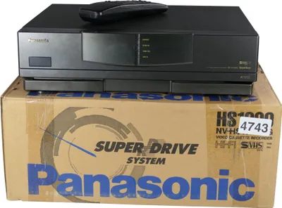 Produktbild von Panasonic NV-HS1000EGC | Professional Super VHS Recorder | Time Base Corrector (TBC / DNR) | BOXED