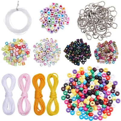 Produktbild von Omgoods - 690 Plastik-Ponyperlen zum Basteln von Schmuck