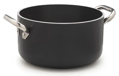 Imagen del producto de Olla Agnelli AL Black ALSA2104SSPI20, de aluminio, con un diámetro de 20 cm, apta para cocinas de inducción y con revestimiento antiadherente