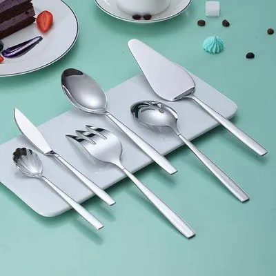 Produktbild von Unyqoos® 6-teiliges Servierbesteck aus Edelstahl – rostfrei & spülmaschinenfest, inkl. Servierlöffel, Schlitzlöffel, Fleischgabel, Zuckerlöffel, Tortenheber, Buttermesser