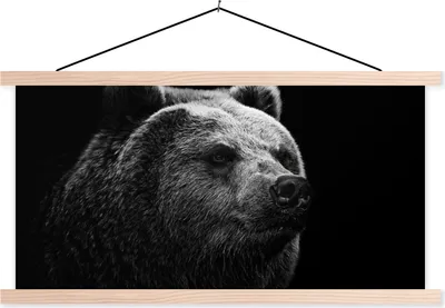 Produktbild von MuchoWow® Textilposter Kamtschatka-Bär auf schwarzem Hintergrund in schwarz und weiß 60x30 cm mit holzfarbenen Rahmen - Dekoration