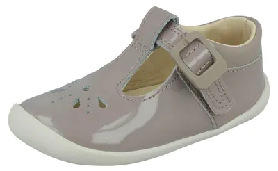 Productafbeelding van Clarks Scape Sky Y, zwarte leren kinderschoenen, maat 9