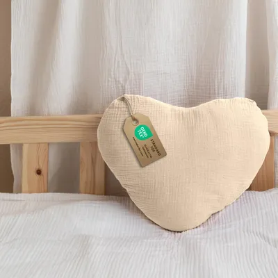 Produktbild von Kuschelkissen Herz & Stern aus Musselin fürs Kinderzimmer