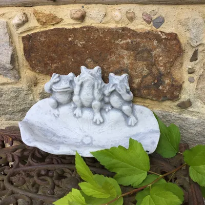 Produktbild von Drei Frösche Vogeltränke aus Stein - Frosch Dekoration romantische Futterschale