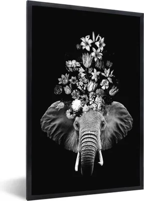 Produktbild von MuchoWow® Gerahmtes Poster Elefant mit Blumen vor schwarzem Hintergrund - schwarz und weiß 60x90 cm - Poster mit Schwarzem Bilderrahmen Wandposter Rahmen Foto Bilder - Kunst