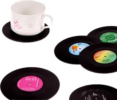 Produktbild von Sada 18 retro tácok (hudobné platne)