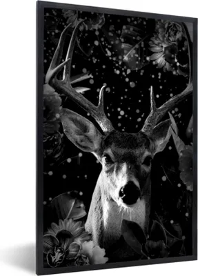 Produktbild von MuchoWow® Gerahmtes Poster Botanische Hirsche mit hellen Kugeln auf dunklem Hintergrund - schwarz und weiß 40x60 cm - Poster mit Schwarzem Bilderrahmen Wandposter Rahmen Foto Bilder - Papierdruck - Wandbilder