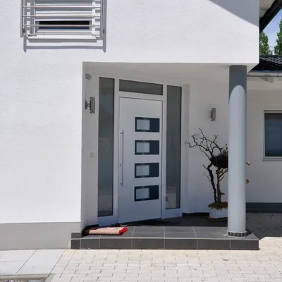 Zdjęcie produktu dla vidaXL Drzwi wejściowe białe 110x210 cm Aluminium i PVC