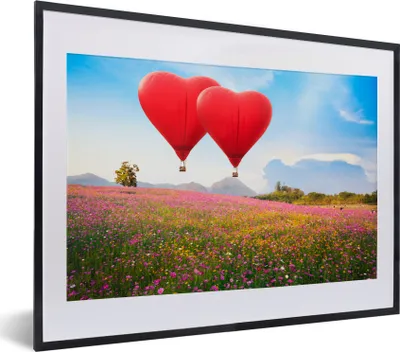 Produktbild von MuchoWow® MuchoWow® Gerahmtes Poster Heißluftballon - Blumen - Herz 40x30 cm - Poster mit zchwarzem Bilderrahmen - Bilderrahmen - Poster im Rahmen