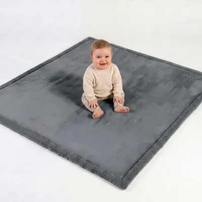 Image de CASABEL Tapis d’Éveil Bébé Velours Gris 150×180 cm, Épais et Doux, Mousse Confortable, Base Antidérapante