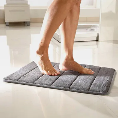 Produktbild von maxVitalis Badematte rutschfest, Memoryschaum, grau, waschbar, Badvorleger schnelltrocknend, Badezimmerteppich, weicher Duschvorleger, Memory Foam, Küchenläufer, Küchenteppich (40 x 60 cm)