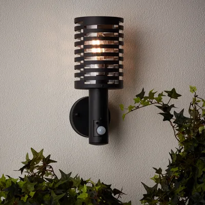 Produktbild von spritzwassergeschützte Wandlampe - 33x16 Edelstahl/Kunststoff schwarz
