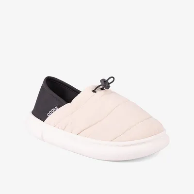 Produktbild von Hausschuhe für Damen, geeignet für den Innenbereich, erhältlich in der Schuhgröße 38/39.