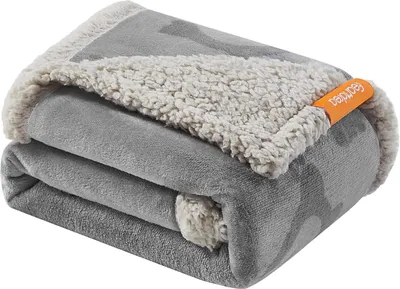 Produktbild von Feandrea Wasserdichte Hundedecke, Sherpa Fleece, Haustierdecke für Mini-Hunde und kleine Hunde, Katzen, 101 x 73 cm, M, maschinenwaschbar,