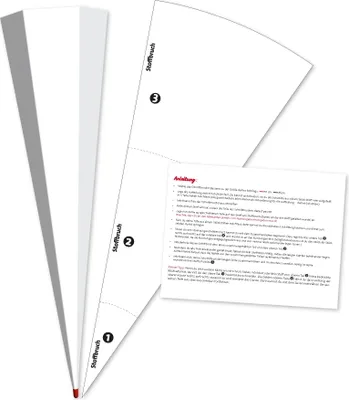 Produktbild von ROTH Schultüten-Rohling 85 cm weiß eckig und Rot(h)-Spitze mit Schnittmuster und Anleitung zum Selbernähen einer Stoffschultüte