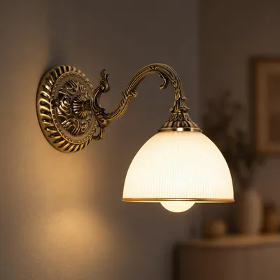 Productafbeelding van Wandlamp in messing, E27, metaal en glas, Jugendstil, geschikt voor woonkamer en slaapkamer