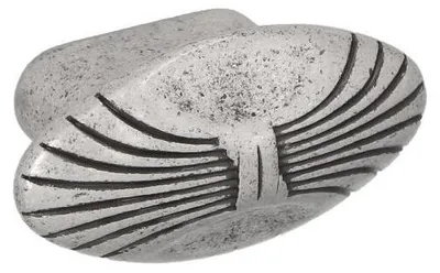 Imagen del producto de Pomo para muebles, fabricado en zamak. Diámetro: 44 mm x 25 mm. Acabado: plata envejecida brillante