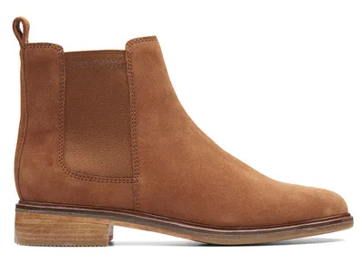 Produktbild von Clarks Clarkdale Arlo Damenstiefel aus braunem Wildleder zum Hineinschlüpfen 35,5