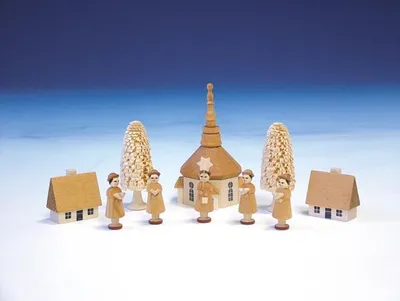 Produktbild von Tischdekoration Kurrendefiguren mit der Seiffener Kirche natur  Länge 11 cm NEU