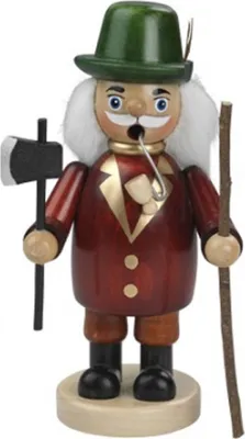 Räuchermännchen Holzfäller mit dunkelroten Jackett, grünen Hut. In seinen Händen hält er eine Axt.
