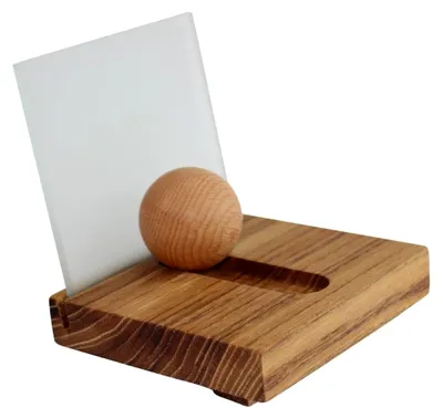 Produktbild von Visitenkartenhalter YMIR aus Akazienholz mit Holzkugel