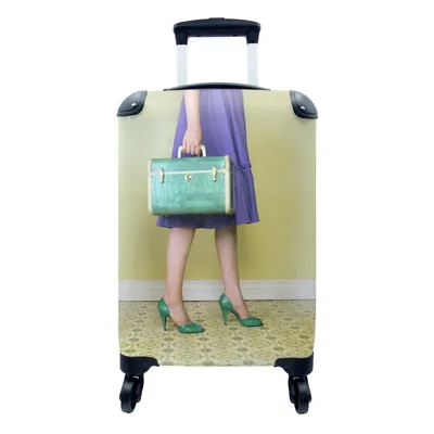 Produktbild von MuchoWow® Koffer Handgepäck Trolley Rollkoffer Kleine Reisekoffer mit 4 Rollen - Koffer - Vintage - Frau - Cabin Size < 55x40x23 cm & 55x40x20 cm - Fotokoffer - Kabinenkoffer - Boardgepäck - Reise-Box - Reisekoffer - Reisegepäck - Koffer mit Bild - Trolley für Kinder
