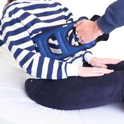 Image de Ceinture de transfert pour patients, personnes âgées et personnes handicapées – poignées ergonomiques, levage et sécurité