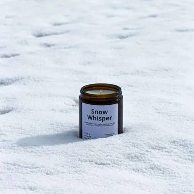 Obrázok produktu pre Vonná sviecka Snow Whisper - zimná vôna Sviecka zo sójového vosku - 170 ml