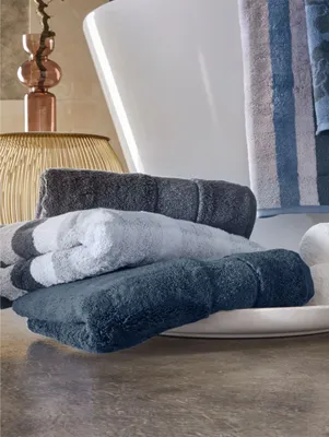 Produktbild von Cawö Duschtuch Noblesse² 1002 Farbe nachtblau Größe 80x160 cm