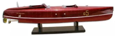 Produktbild von Casa Padrino Luxus Deko Speedboot Baby Bootlegger mit Massivholz Ständer Rot / Weiß 90 x 30 x H. 20 cm - Handgefertigtes Deko Boot - Holzboot - Modellboot - Rennboot - Luxus Deko Accessoires