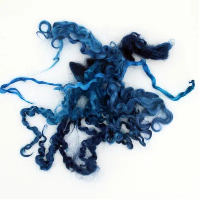 Produktbild von Wensleydale Locken Wollstapel - Blau / Ozean Floating Color 20gr. Filzwolle
