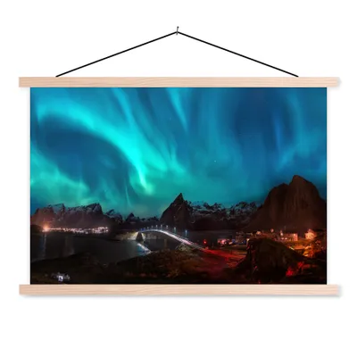 Produktbild von MuchoWow® Textilposter Nordlichter - Berg - Haus 60x40 cm mit holzfarbenen Rahmen - Bilder