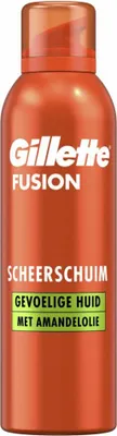 Zdjęcie produktu dla Pianka do golenia Gillette Fusion do skóry wrażliwej z olejkiem migdałowym - 250 ml