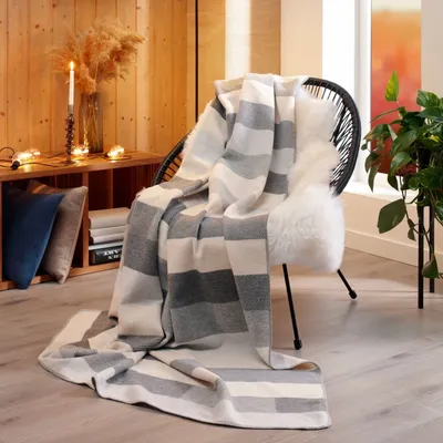 Produktbild von Biederlack Wohndecke mit Zierstich Interlocked Größe 150 x 200